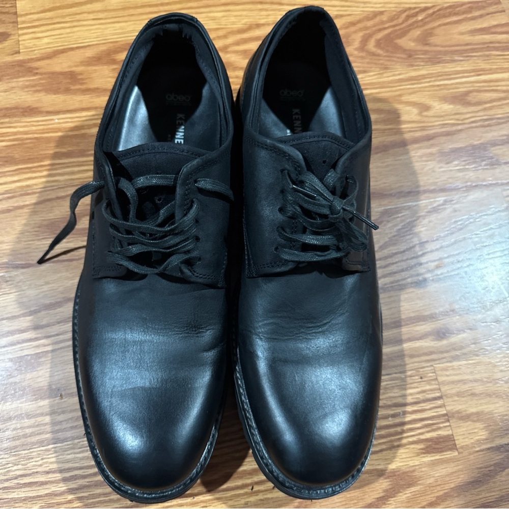 Kenneth Cole Men's Classic Black Oxfords